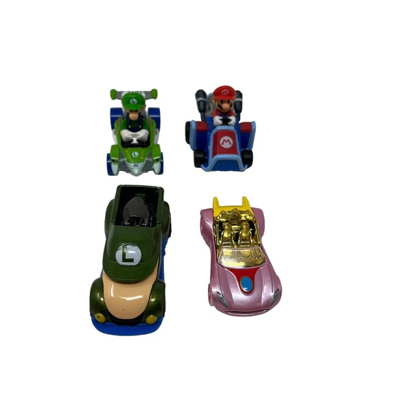 Mario Kart Hot Wheels Lot of 4 Princess Peach, Mario, Luigi Diecast Toy Cars‎ - Picture 1 of 6